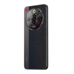 Vista lateral trasera del ZTE nubia Focus Pro 5G en color negro