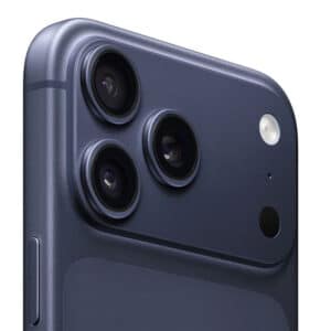 Primer plano de las cámaras del iPhone 17 Pro Max azul, con zoom óptico 4x y sensor LiDAR.